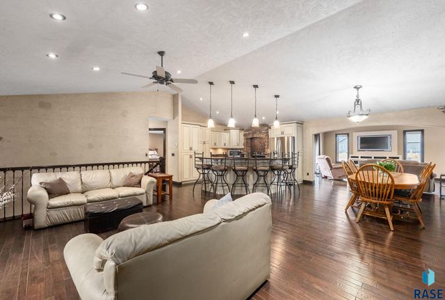 27121 Morning Glory Ave Avenue, Harrisburg, SD 57032