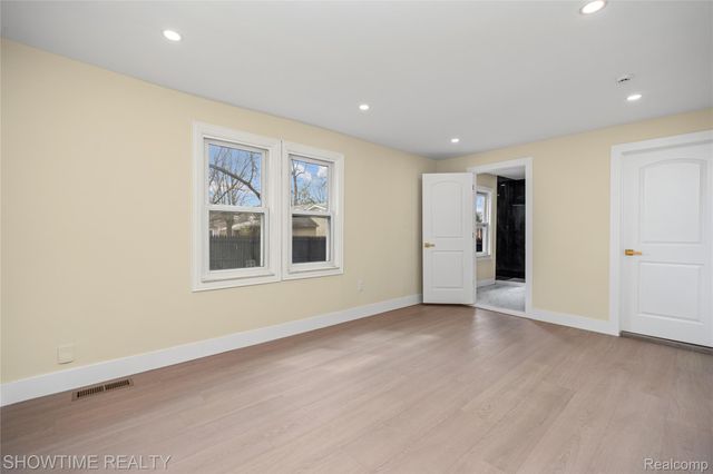 30430 Park Street, Roseville, MI 48066