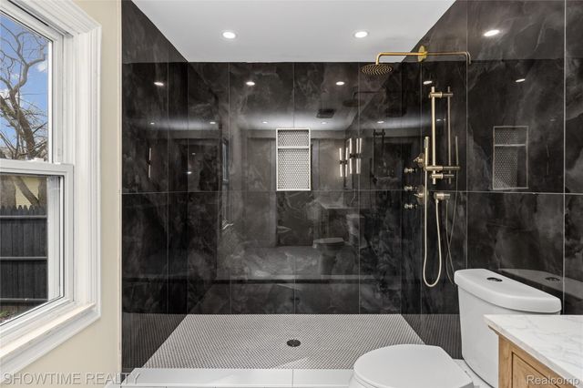 30430 Park Street, Roseville, MI 48066