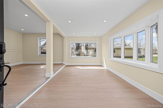 30430 Park Street, Roseville, MI 48066