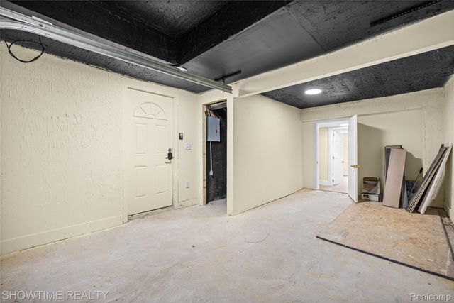 30430 Park Street, Roseville, MI 48066