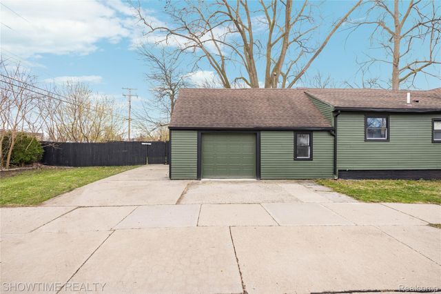 30430 Park Street, Roseville, MI 48066