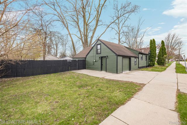 30430 Park Street, Roseville, MI 48066