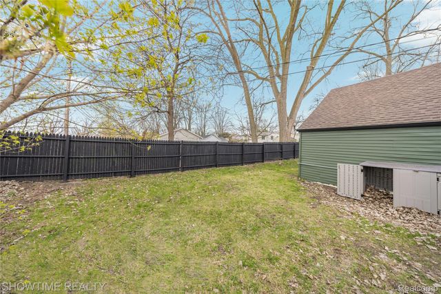 30430 Park Street, Roseville, MI 48066