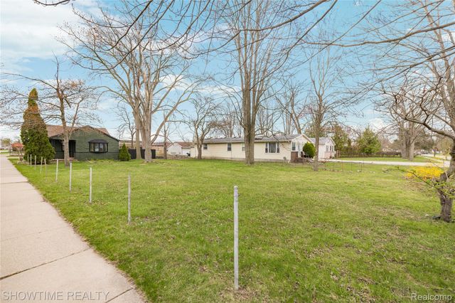 30430 Park Street, Roseville, MI 48066