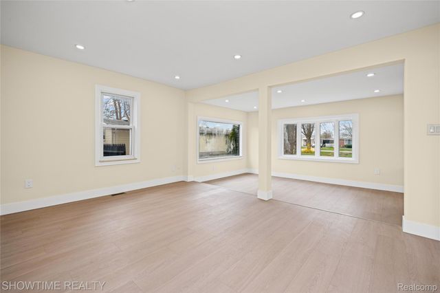 30430 Park Street, Roseville, MI 48066