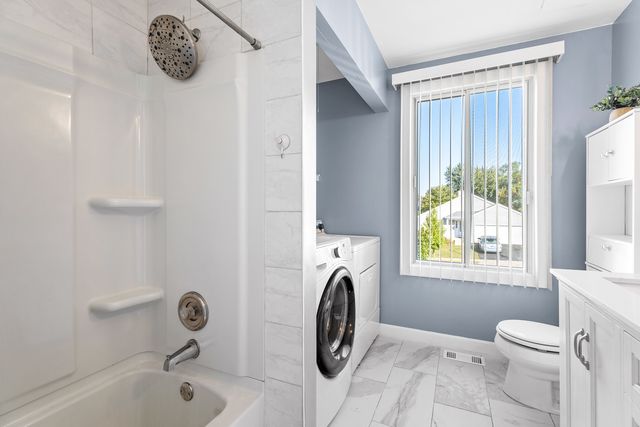 202 Parkwood Drive, Streamwood, IL 60107