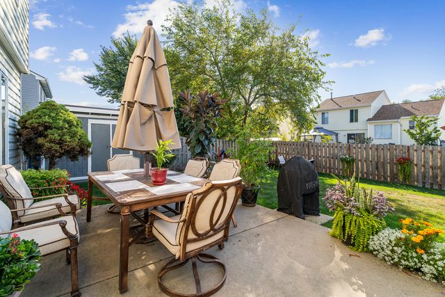 202 Parkwood Drive, Streamwood, IL 60107