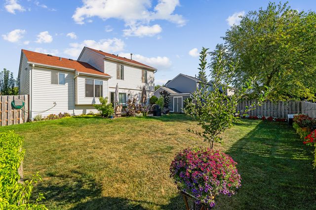 202 Parkwood Drive, Streamwood, IL 60107