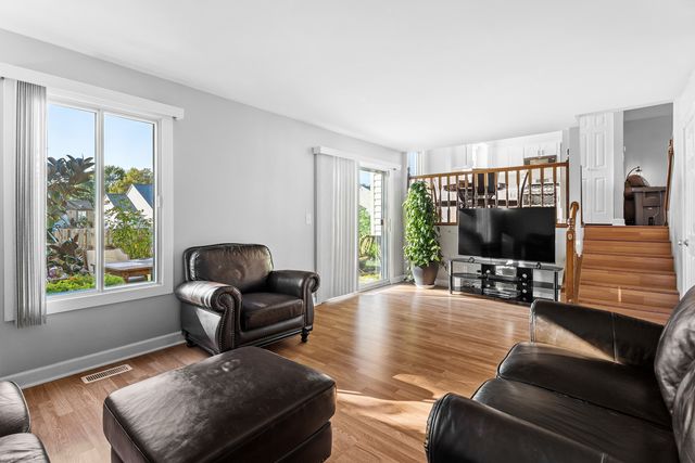 202 Parkwood Drive, Streamwood, IL 60107