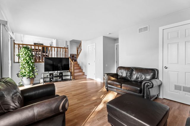 202 Parkwood Drive, Streamwood, IL 60107