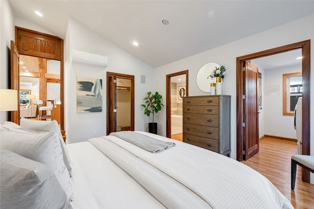 9920 28th Avenue SW, Seattle, WA 98126