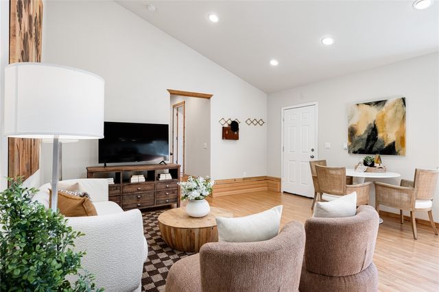 9920 28th Avenue SW, Seattle, WA 98126