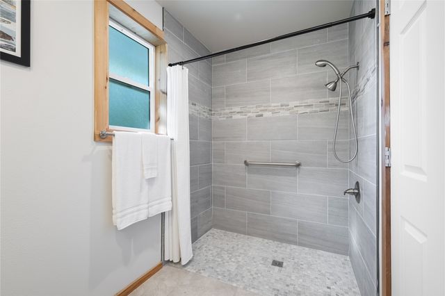 9920 28th Avenue SW, Seattle, WA 98126
