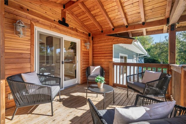 9920 28th Avenue SW, Seattle, WA 98126