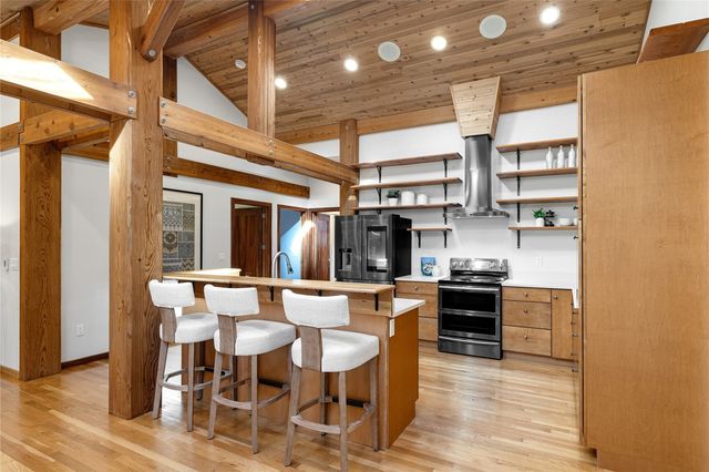 9920 28th Avenue SW, Seattle, WA 98126