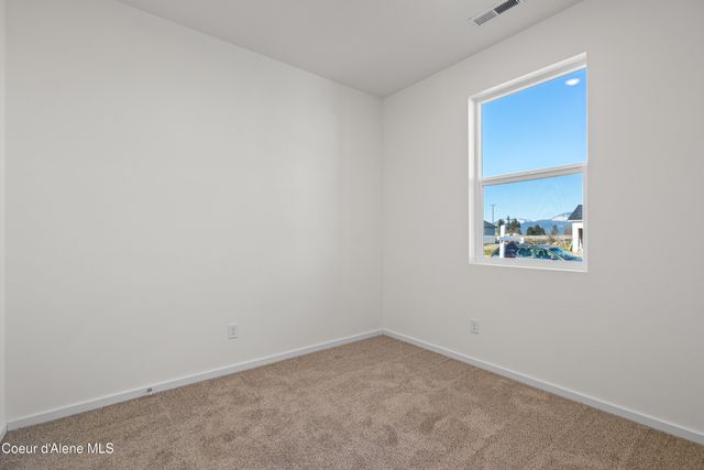 5318 E Antares Ln, Post Falls, ID 83854