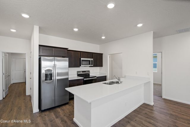 5318 E Antares Ln, Post Falls, ID 83854