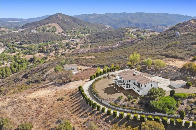 39158 Vista Del Bosque, Murrieta, CA 92562