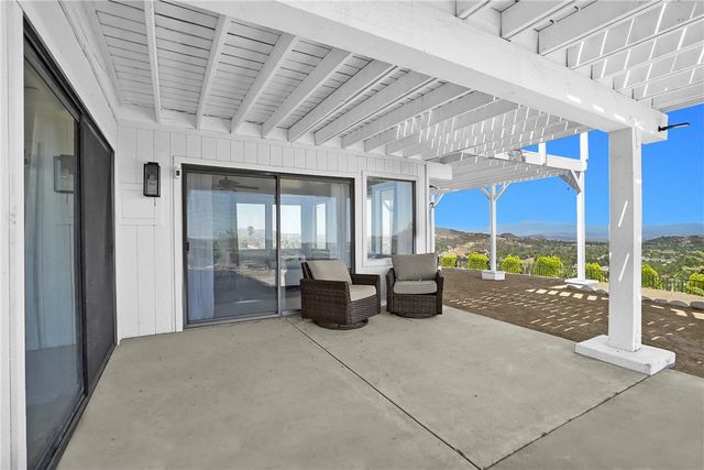39158 Vista Del Bosque, Murrieta, CA 92562
