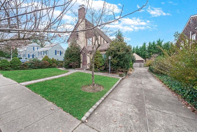 331 Richmond Road, Douglaston, NY 11363