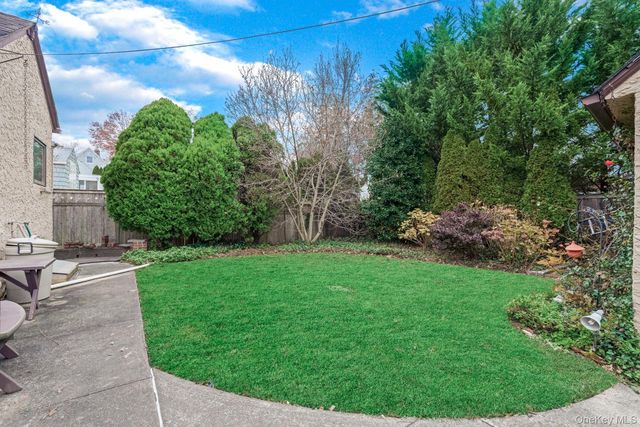 331 Richmond Road, Douglaston, NY 11363