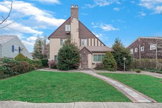 331 Richmond Road, Douglaston, NY 11363