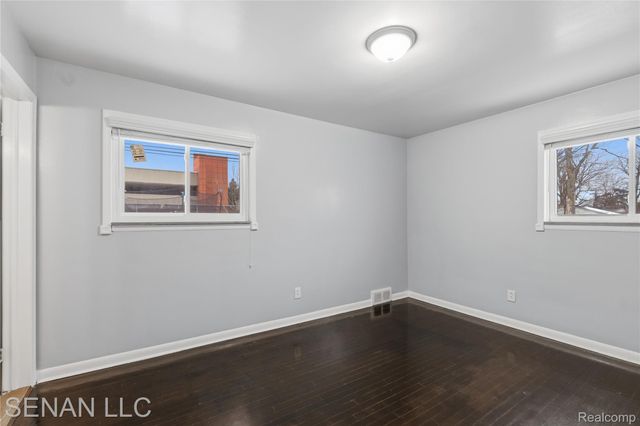 18072 Snow Avenue, Dearborn, MI 48124
