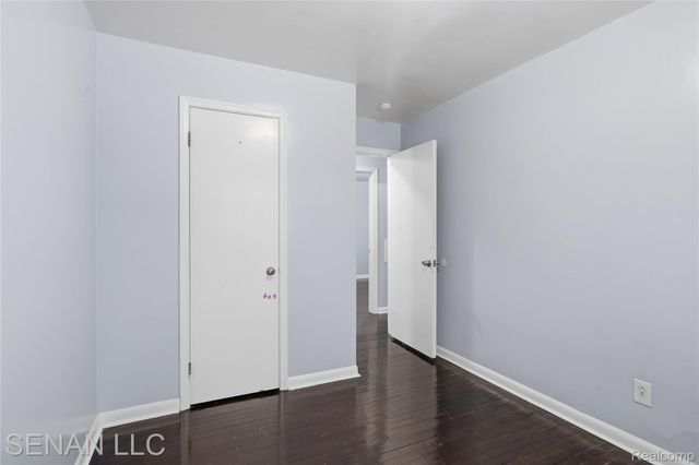 18072 Snow Avenue, Dearborn, MI 48124