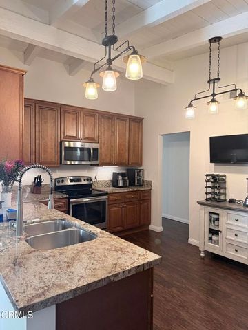942 Woodlawn Drive, Thousand Oaks, CA 91360