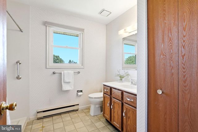3188 THORNAPPLE DR, Lancaster, PA 17601