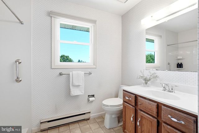 3188 THORNAPPLE DR, Lancaster, PA 17601