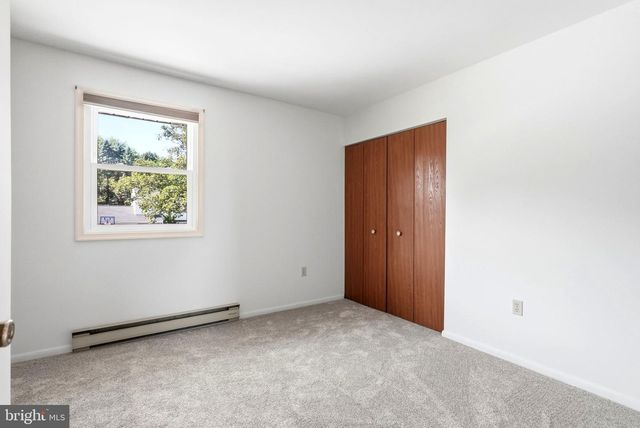 3188 THORNAPPLE DR, Lancaster, PA 17601