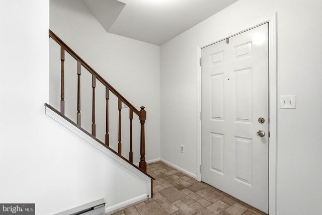 3188 THORNAPPLE DR, Lancaster, PA 17601