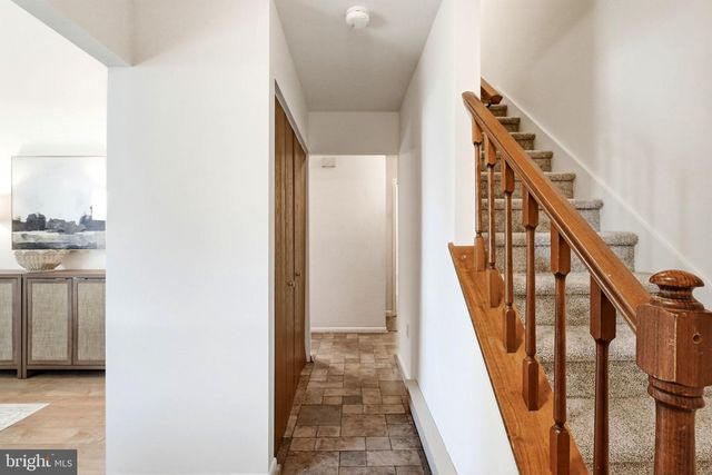 3188 THORNAPPLE DR, Lancaster, PA 17601
