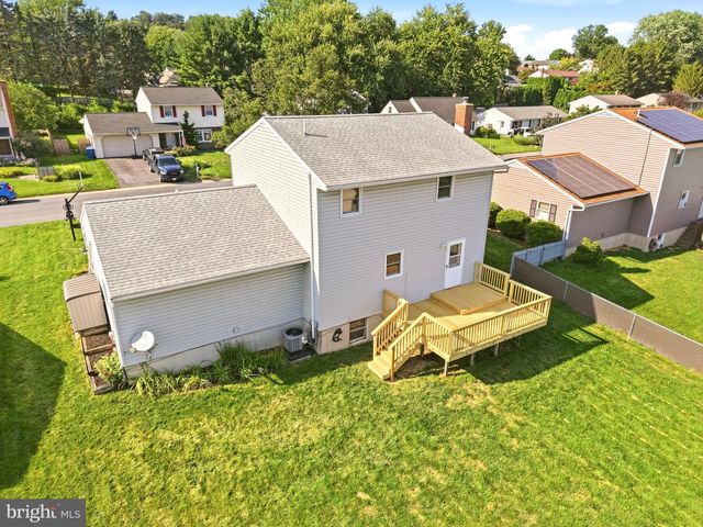 3188 THORNAPPLE DR, Lancaster, PA 17601