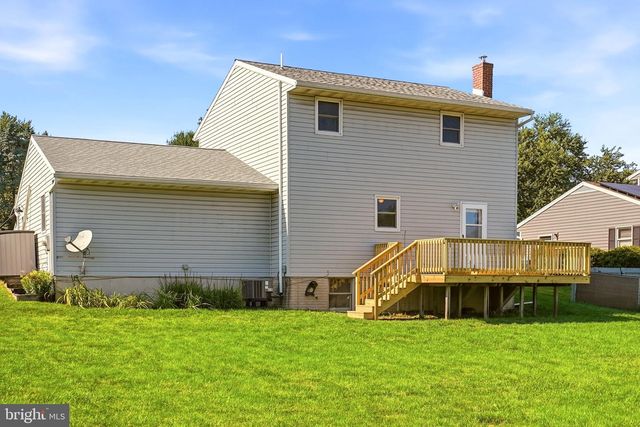 3188 THORNAPPLE DR, Lancaster, PA 17601