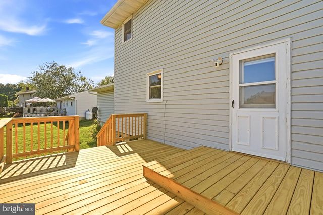 3188 THORNAPPLE DR, Lancaster, PA 17601