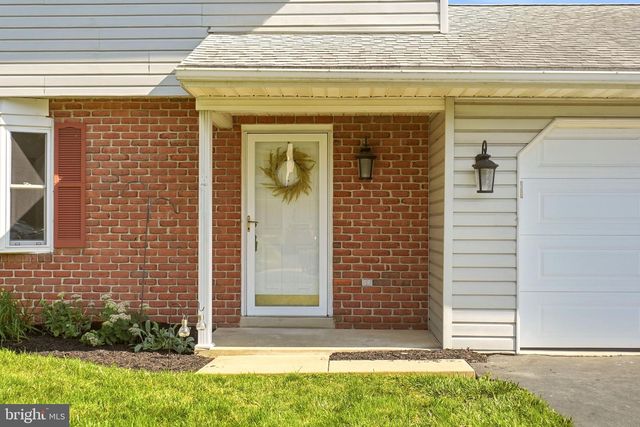 3188 THORNAPPLE DR, Lancaster, PA 17601