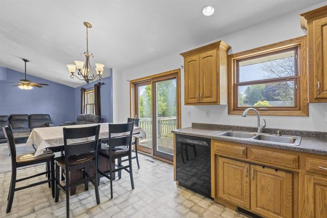 506 ROSEMARY COURT, Pulaski, WI 54162
