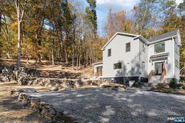 1 Four Corners Road, Blairstown, NJ 07825