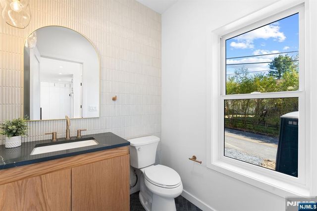 1 Four Corners Road, Blairstown, NJ 07825