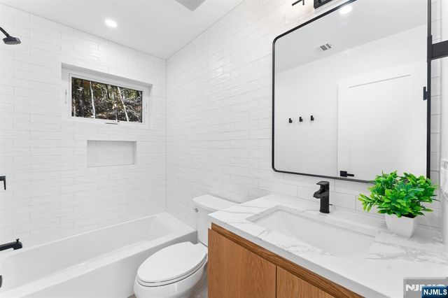 1 Four Corners Road, Blairstown, NJ 07825