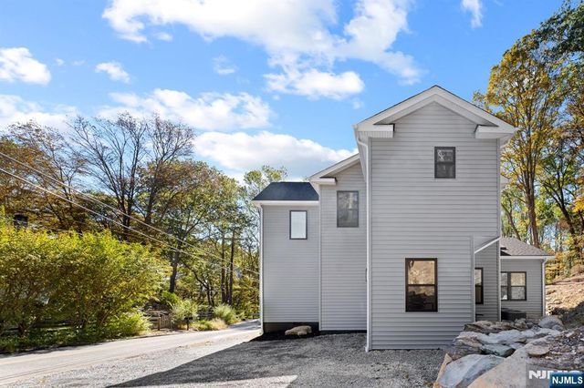 1 Four Corners Road, Blairstown, NJ 07825