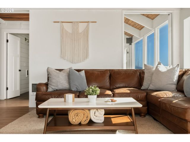 34440 OCEAN Dr, Pacific City, OR 97135