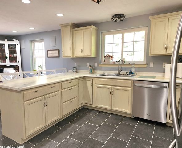 76 Brierwood Drive, Fitchburg, MA 01420