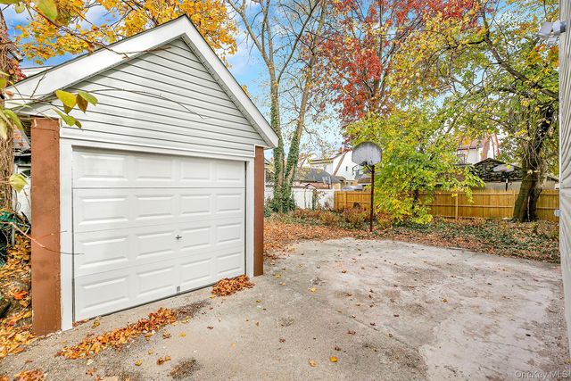 18805 Liberty Avenue, Saint Albans, NY 11412