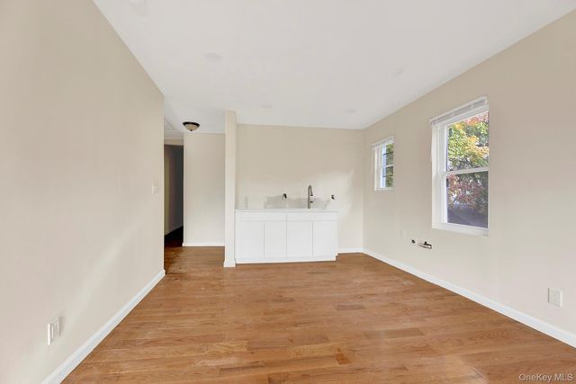 18805 Liberty Avenue, Saint Albans, NY 11412