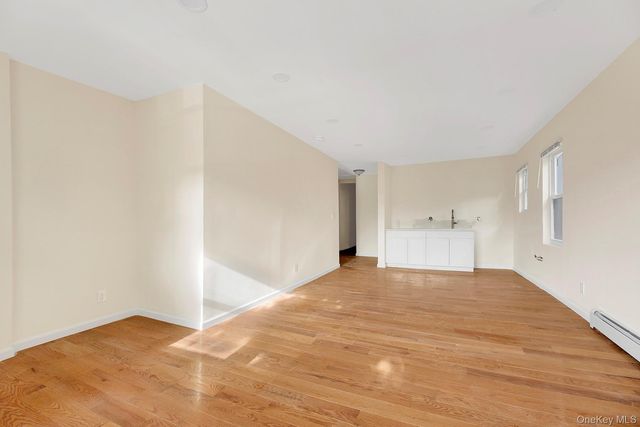 18805 Liberty Avenue, Saint Albans, NY 11412