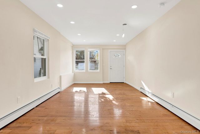 18805 Liberty Avenue, Saint Albans, NY 11412